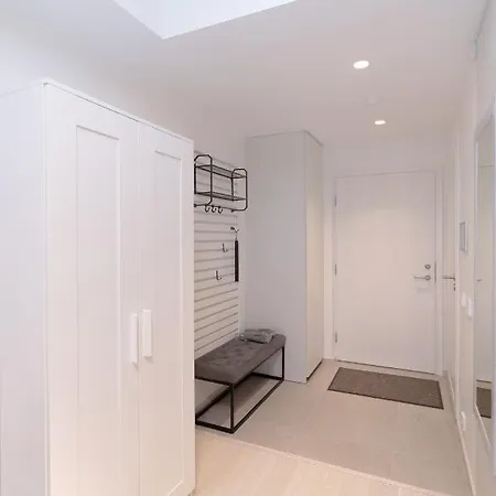 Korter Revalia Lastekodu Bus-station Airport *