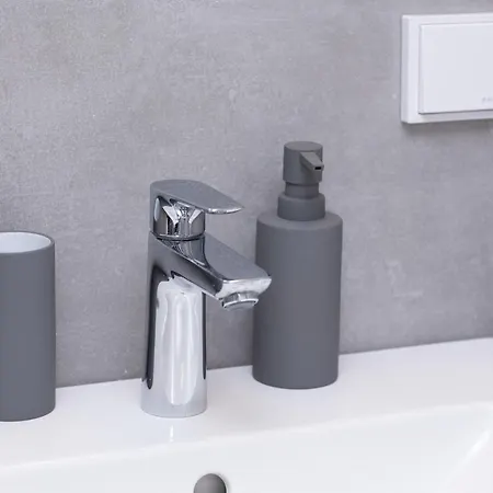 Revalia Lastekodu Bus-station Airport Apartment