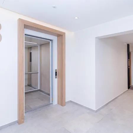 Revalia Lastekodu Bus-station Airport Apartmán *