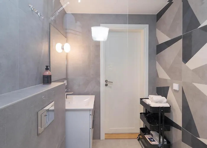 Korter Revalia Lastekodu Bus-station Airport